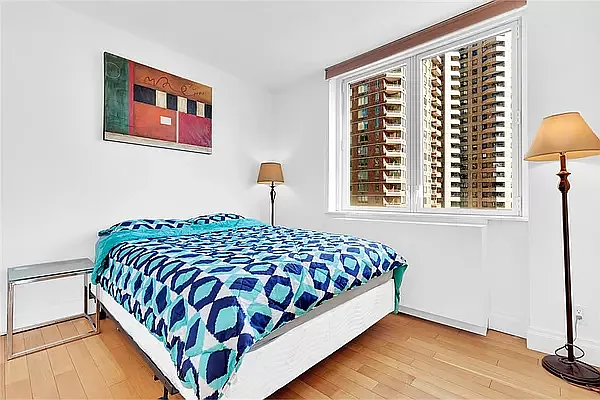 Rented by R New York | media 7