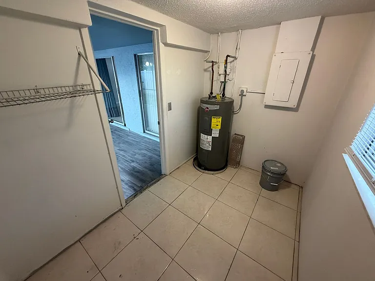 702 SE 47th St #2 — Photo 20