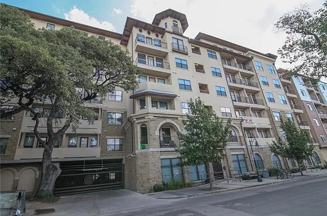 2505 San Gabriel St #400 — Photo 1