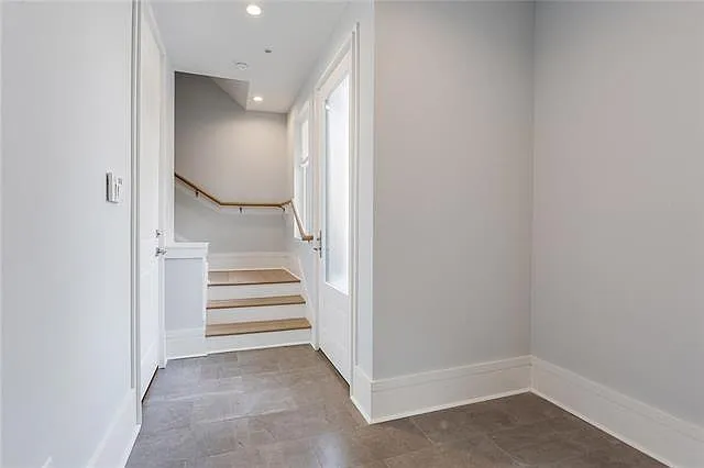 3431 Chartres St #6 — Photo 3