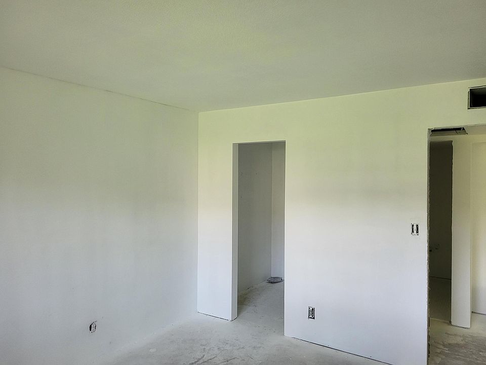 1st image of 2811 Garden Drive S #105