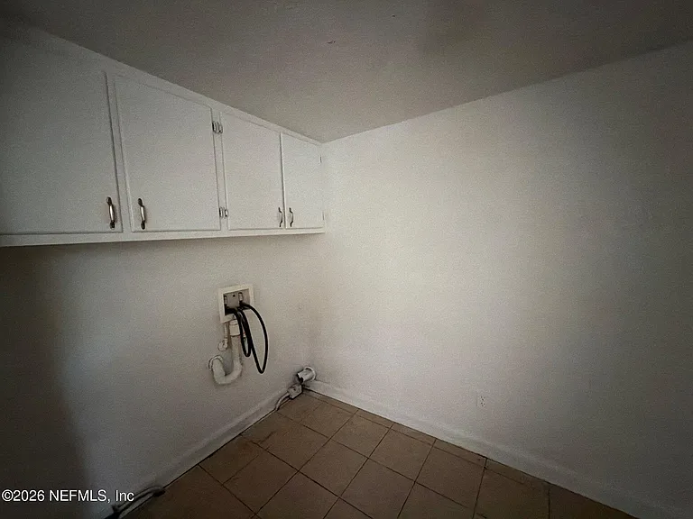 1454 Winthrop St — Photo 10