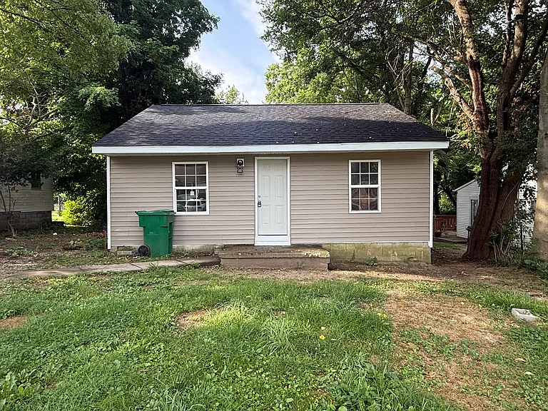 1125 E Rice Ln — Photo 1