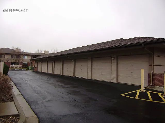 1 car detached garage