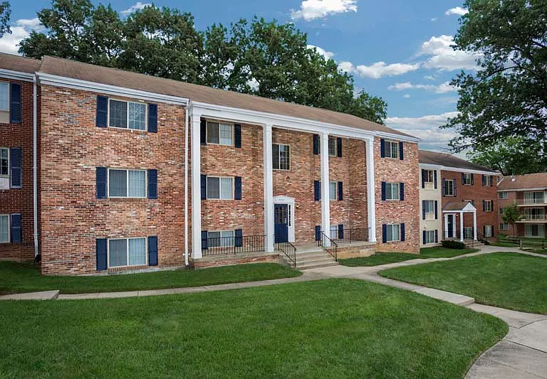 Deerfield Run & Village Square North Apartments — Photo 7