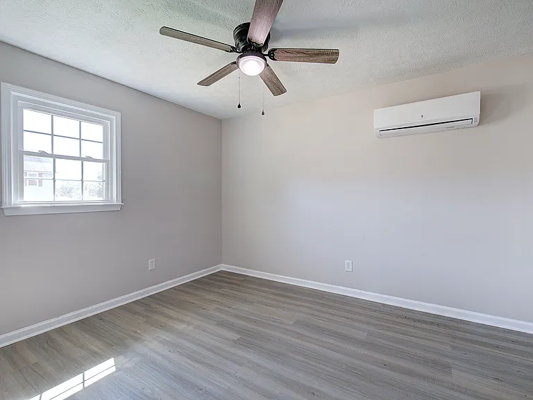 1 Briarwood Ln — Photo 13