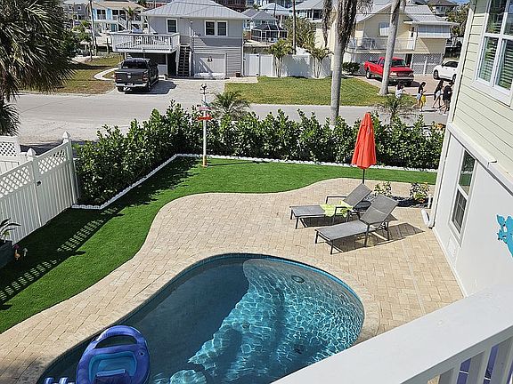 4th image of 581 Palermo Cir