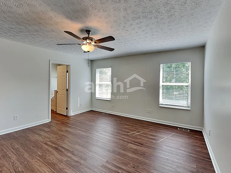 136 Leasure Dr — Photo 12