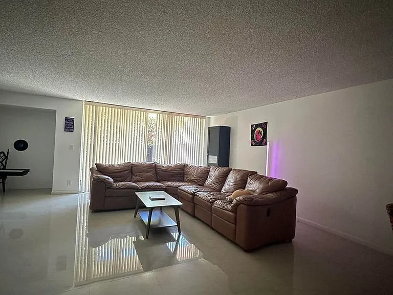 2414 NE 11th St #Townhouse 161 — Photo 28