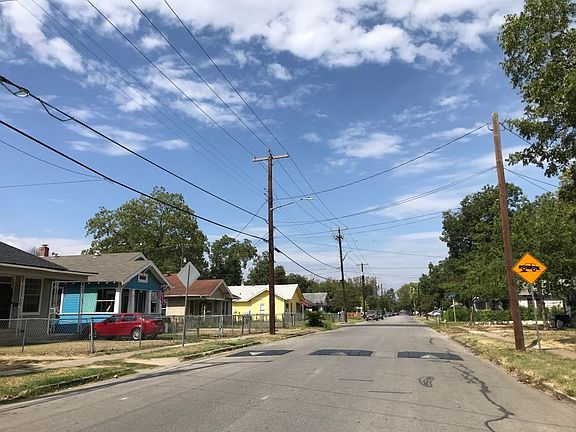 4th image of 358 Barrett Pl