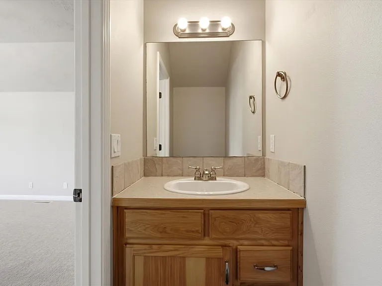 782 S Hydra Ave — Photo 20