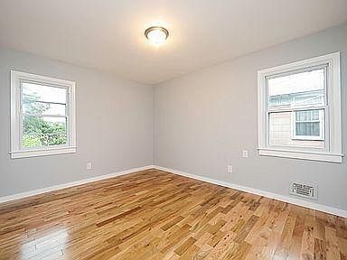 2nd image of 721 E 219th St Floor 1