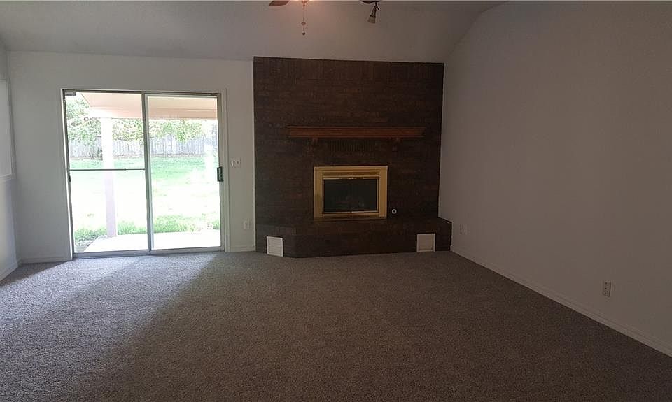 2nd image of 1807 Oriole St
