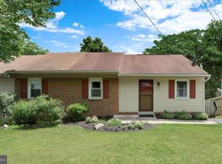 471 S 9th St, Akron, PA 17501