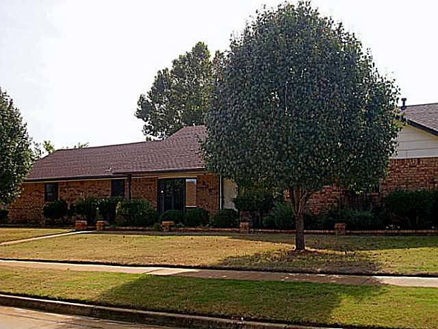1st image of 209 S Ramblin Oaks Dr