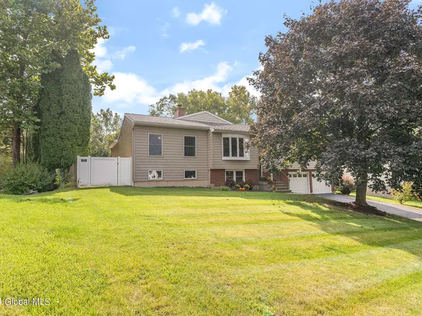 10 Cayuga Court, Albany, NY 12208