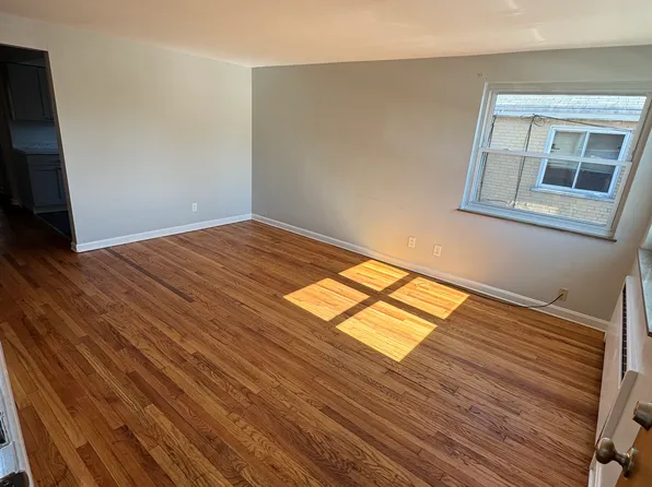 3902 E Gatewood Ln APT 1, Silverton, OH 45236