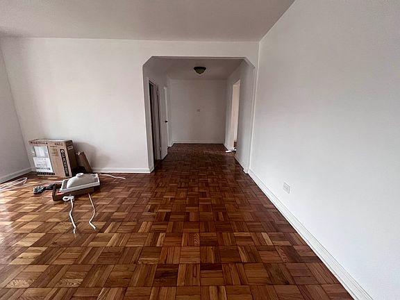 2nd image of 10-10 Hartman Ln