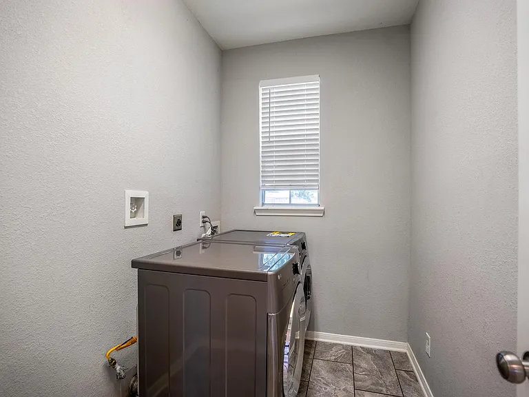 4710 Devonberry Ln — Photo 10