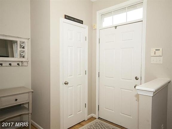 5th image of 401 Amelanchier Ct