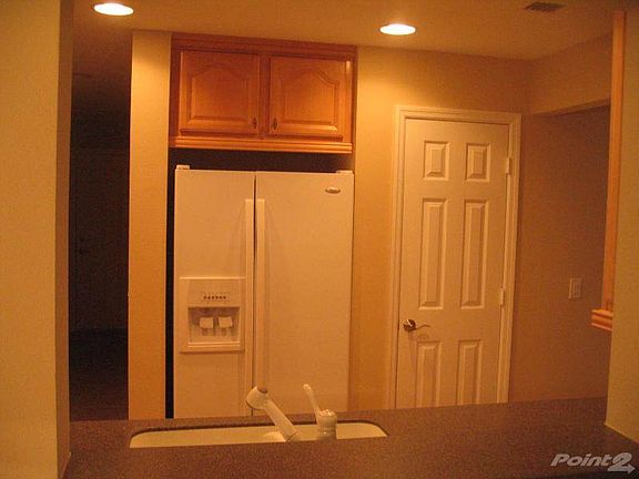 Side-by-side w/ pantry