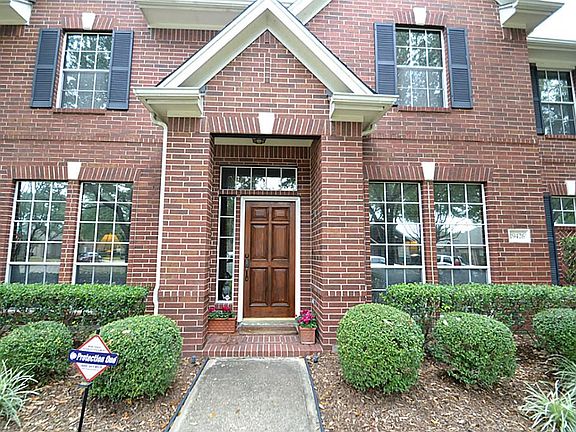 Front doorway inviting you inside.