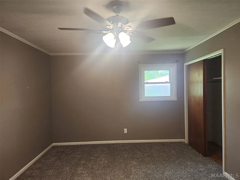 1203 Oates Rd — Photo 38