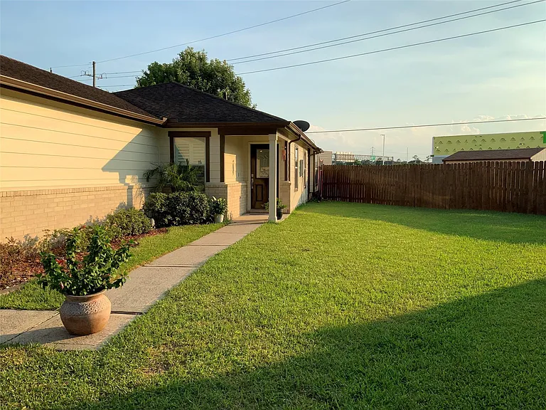 15506 Red Pine Ridge Way — Photo 2