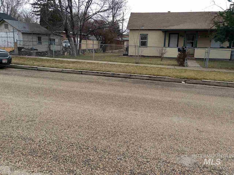 2nd image of 516 & 518 14th Ave S
