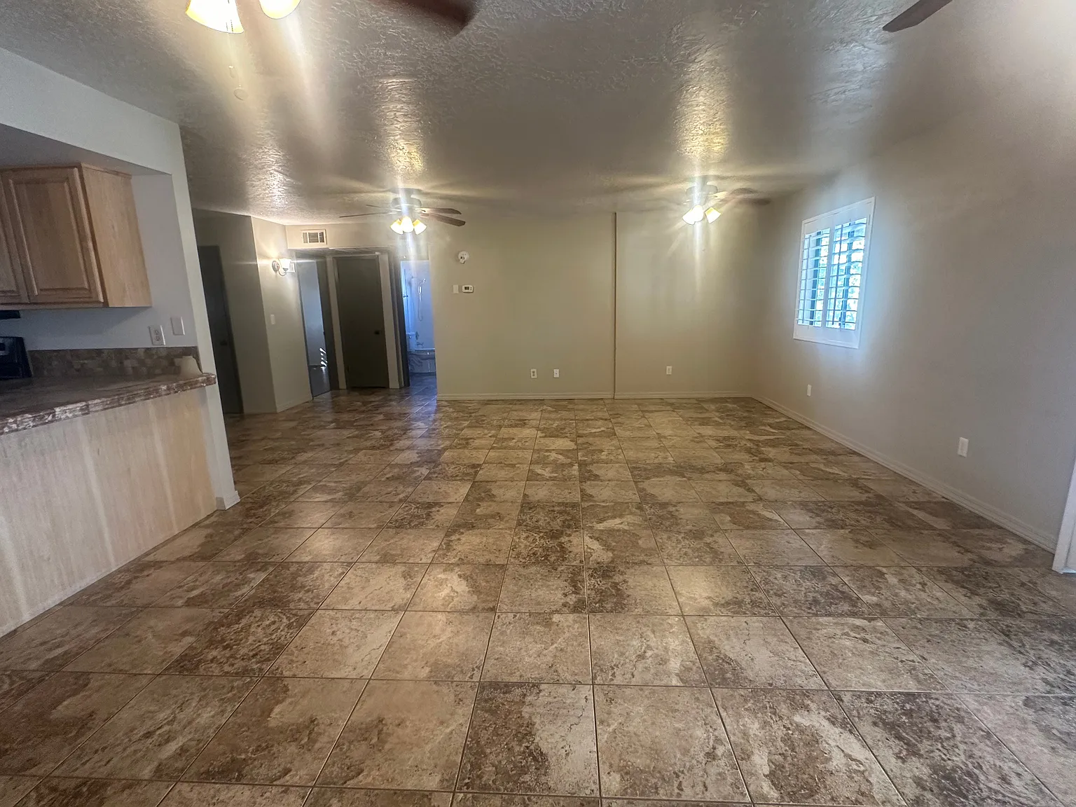 3 bed, 1487 sqft, $2,300 — Photo 4