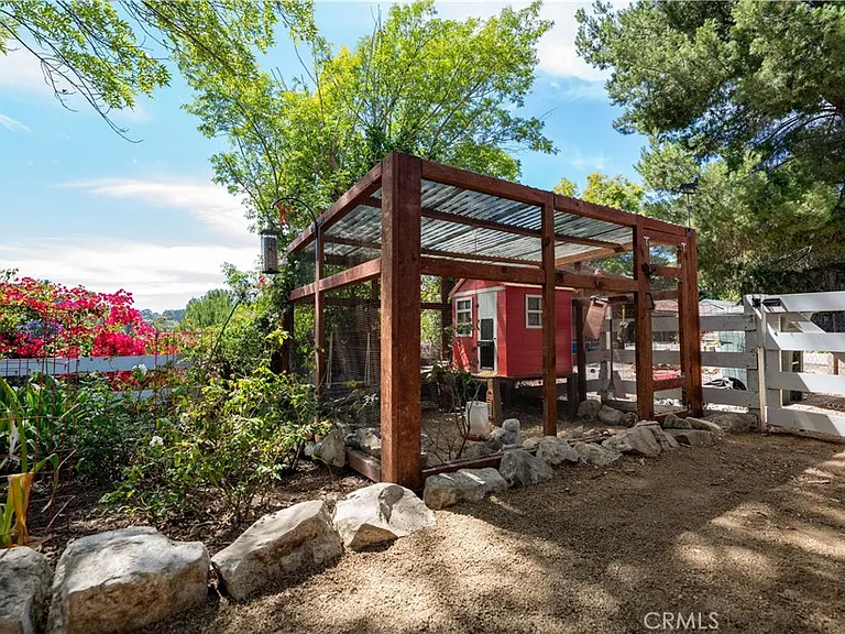 12 Martingale Dr — Photo 35
