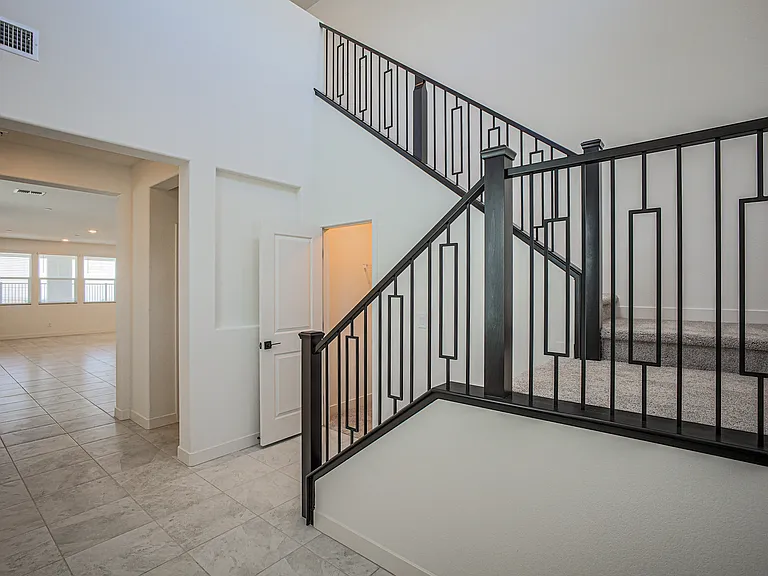 5644 Hill Spire St — Photo 14
