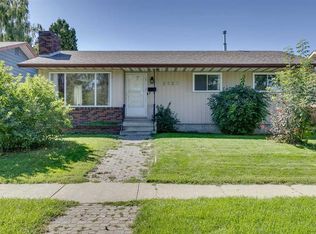 2823 N Dover Ridge Dr SE, Calgary, AB T2B 2L2