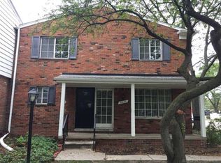 20633 Williamsburg Ct #13, Harper Woods, MI 48225