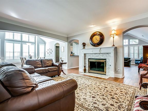 2nd image of 4801 Virginia Woods Dr