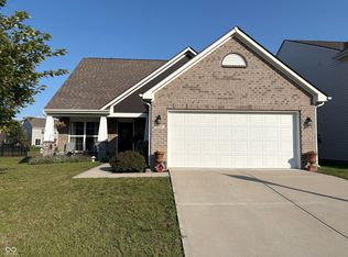 5335 Maywood Dr, Whitestown, IN 46075