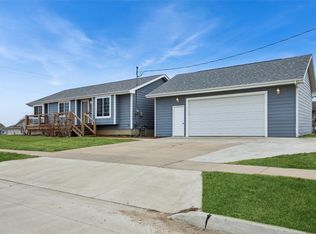 401 NE Mandy Ave, Elkhart, IA 50073