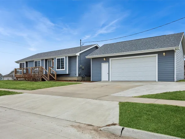 401 NE Mandy Ave, Elkhart, IA 50073