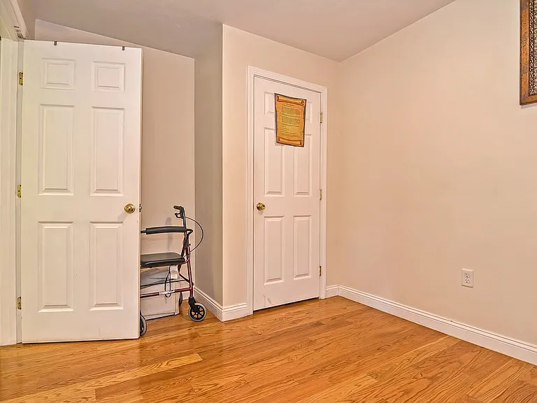 45 Nightingale St #B — Photo 34