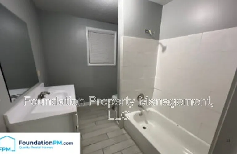 735 Roanoke Ave — Photo 9