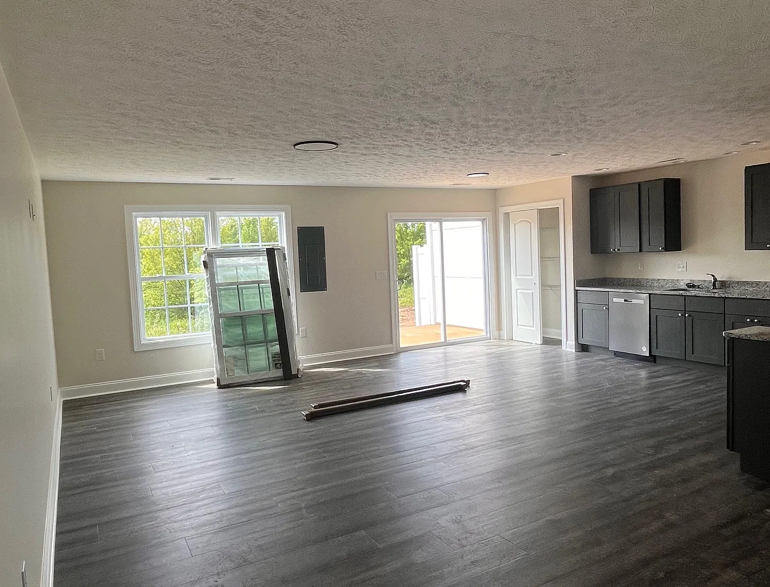 3 bed, 3.5 bath, 1647 sqft, $1,800 — Photo 3