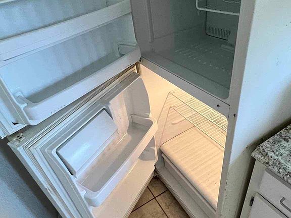 3rd image of 712 Lakewood Ave #B