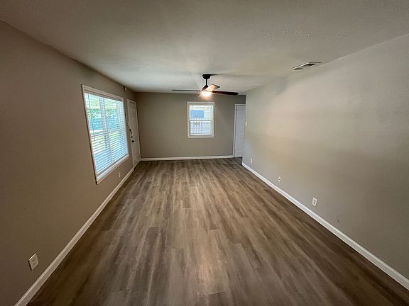 4th image of 2911 Millmar Dr