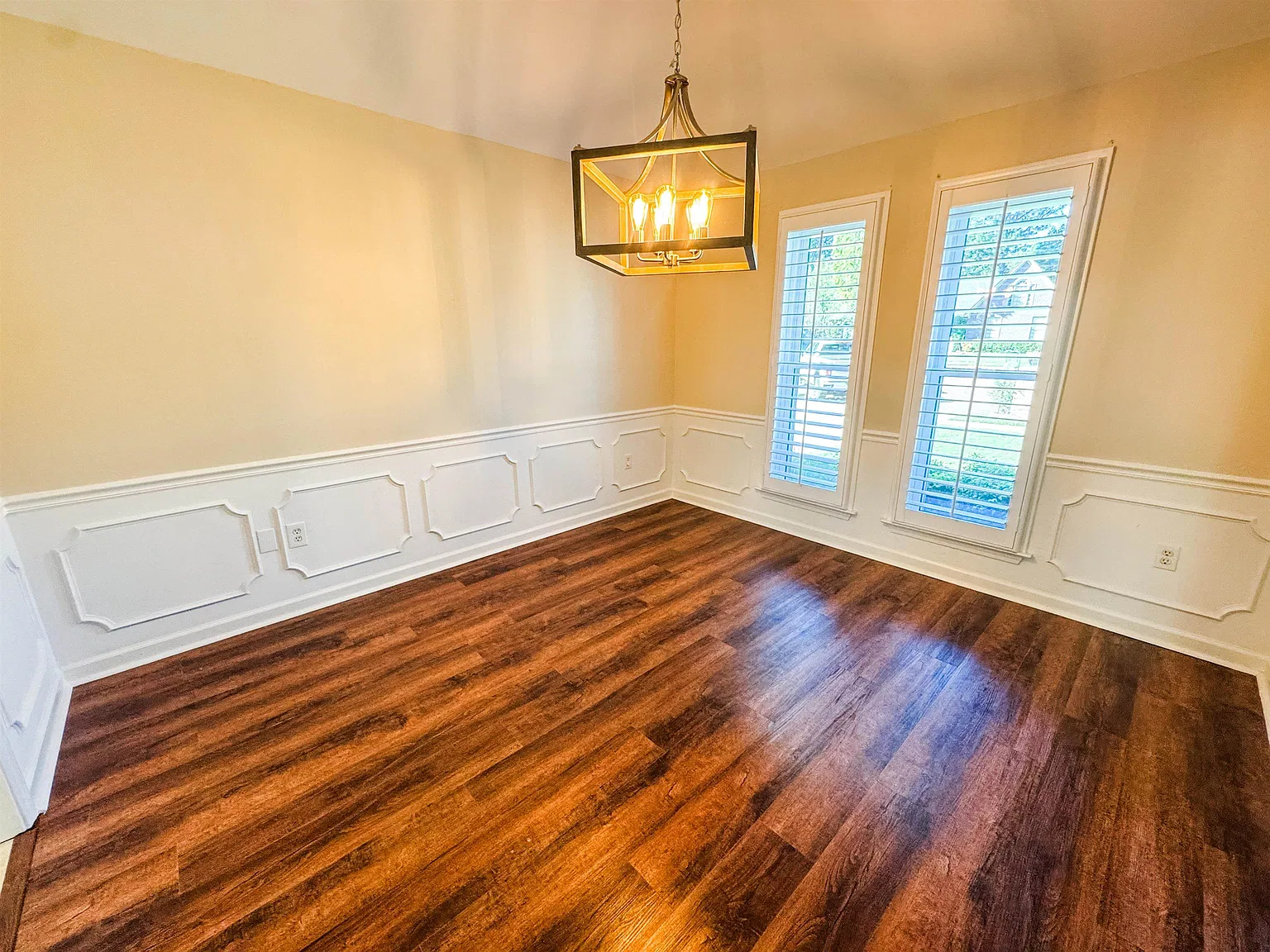 3 bed, 2.0 bath, 1906 sqft, $2,500 — Photo 3