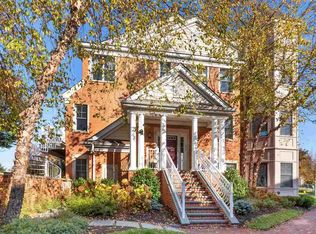 4 Intrepid Ct, Jersey City, NJ 07305