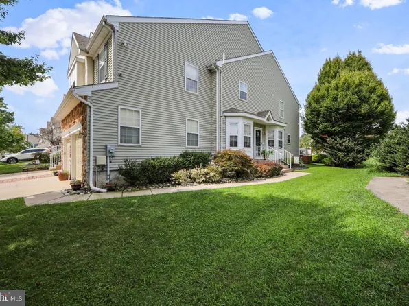 146 Hearthstone Ln, Marlton, NJ 08053