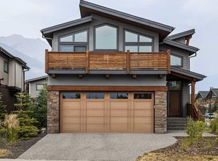 401 E Stewart Creek Close, Canmore, AB T1W0L6