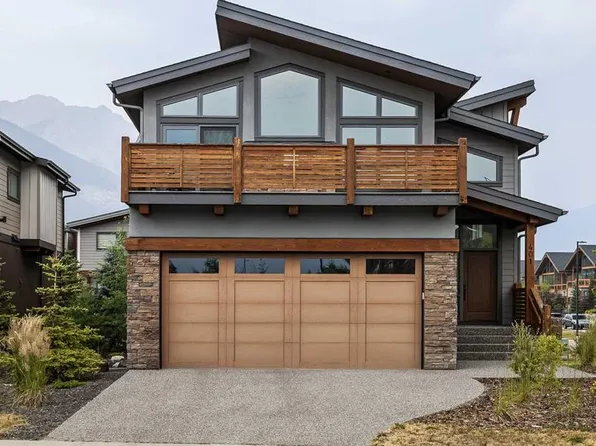 401 E Stewart Creek Close, Canmore, AB T1W 0L6