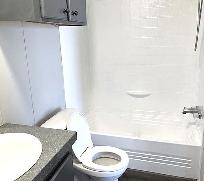 2nd image of 3900 Lenore Dr #79