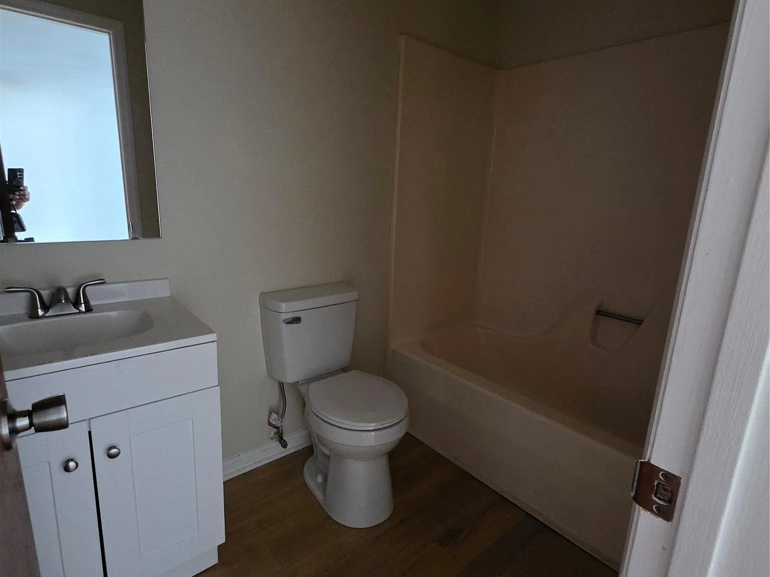 1 bed, 1.0 bath, $950 — Photo 2